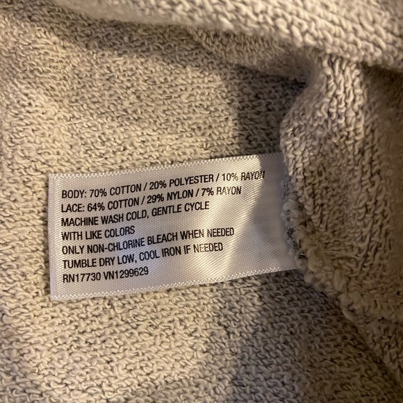 Xhilaration Lace Shoulder Sweatshirt Top XXL - Picture 7 of 8